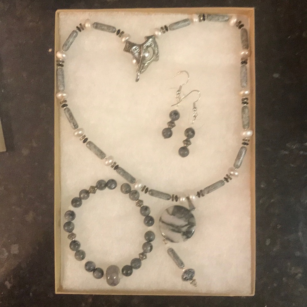 Merlinite jewelry set